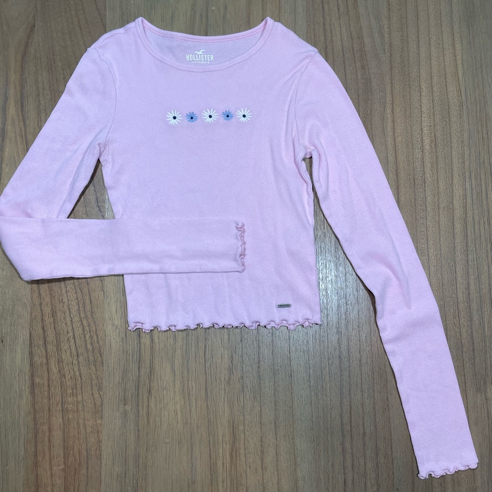 Hollister Women's Pink Long Sleeve Baby Tee Size XS